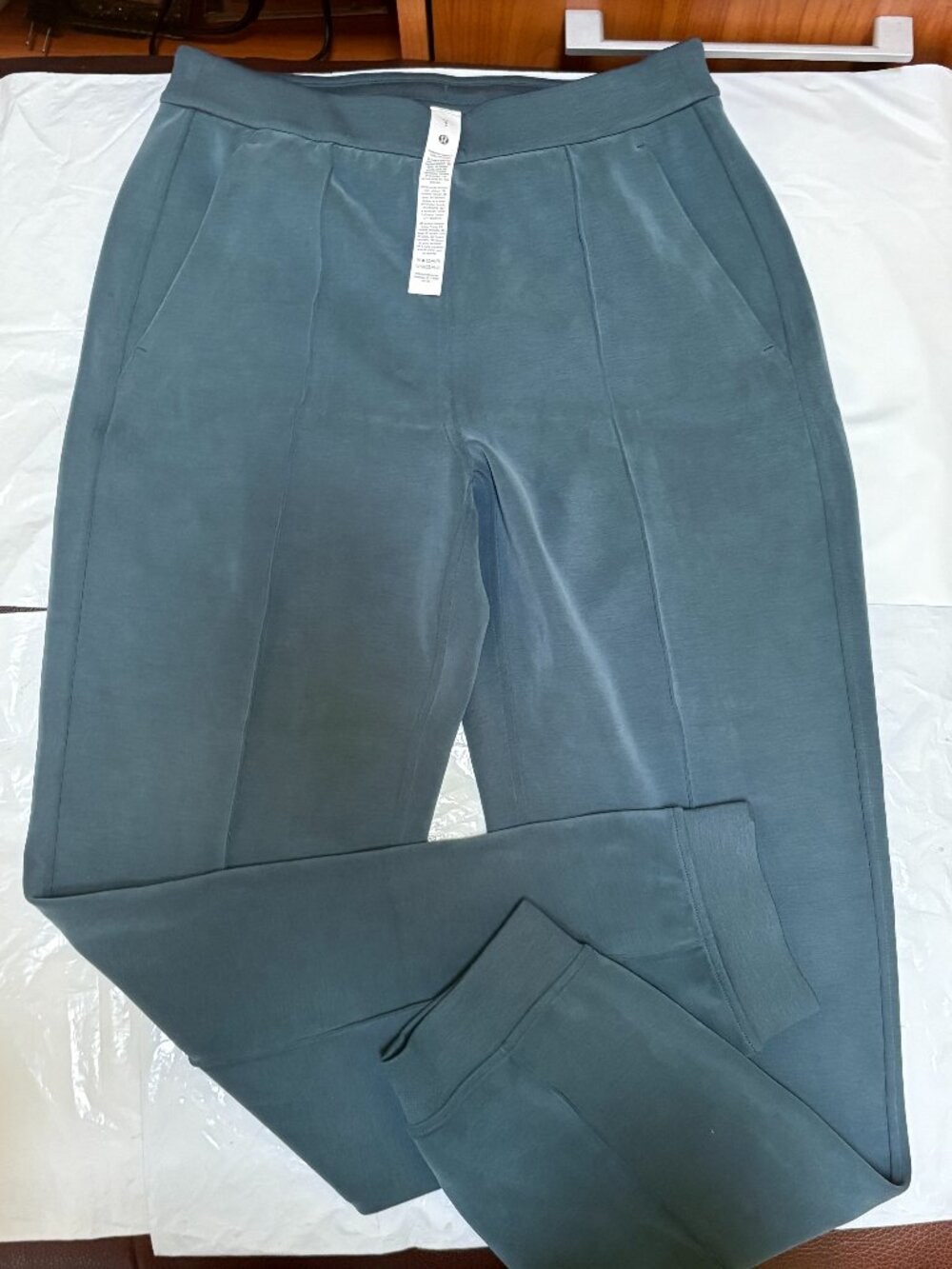 Lululemon Softstreme Classic-Fit High-Rise Jogger. Sz S/P